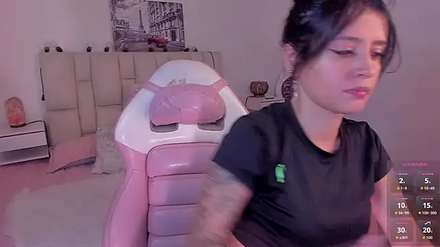 Snapshot of yenny_garcia chatting on May 26, 2026, 6:15 pm yenny garcia online show from May 26, 2026, 6:15 pm
