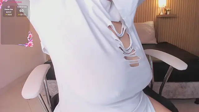 Snapshot of cloe_sirena chatting on June 2, 2026, 1:02 pm cloe sirena online show from June 2, 2026, 1:02 pm
