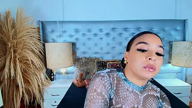 EileenBenzon online show from February 24, 2025, 6:04 pm