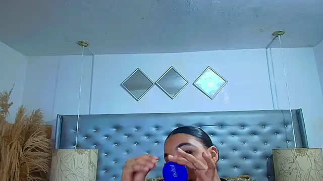 EileenBenzon online show from November 15, 2025, 6:15 pm