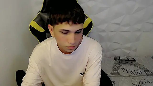 Snapshot of Brayan_lopezz chatting on January 25, 2025, 12:47 pm Brayan lopezz online show from January 25, 2025, 12:47 pm