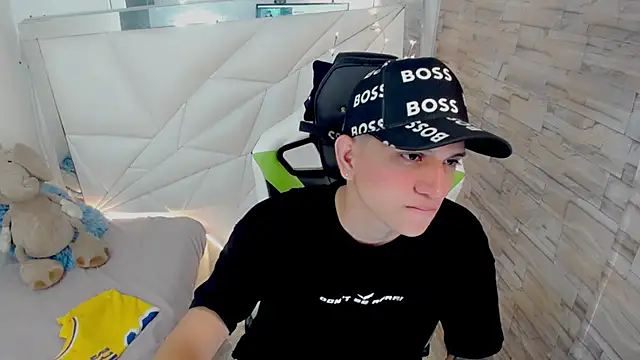 Snapshot of Brayan_lopezz chatting on March 18, 2025, 12:58 pm Brayan lopezz online show from March 18, 2025, 12:58 pm