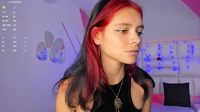Snapshot of Salome_rouse1 chatting on January 24, 2025, 7:49 pm Salome rouse1 online show from January 24, 2025, 7:49 pm