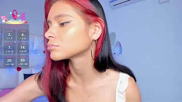 Snapshot of Salome_rouse1 chatting on March 7, 2025, 8:55 pm Salome rouse1 online show from March 7, 2025, 8:55 pm