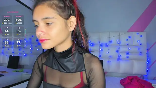 Snapshot of Salome_rouse1 chatting on October 4, 2025, 8:51 pm Salome rouse1 online show from October 4, 2025, 8:51 pm