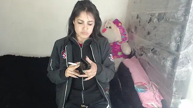 skinny sweet2411 online show from December 1, 2025, 8:52 am