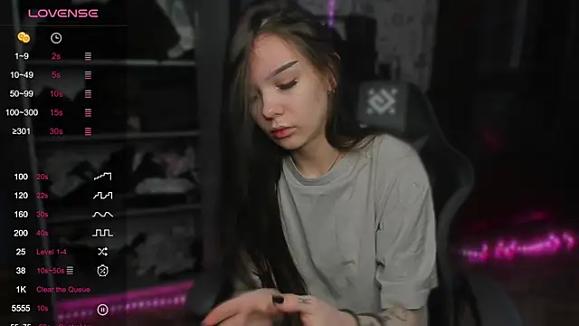 SweetyDeviliya online show from November 6, 2025, 10:38 am