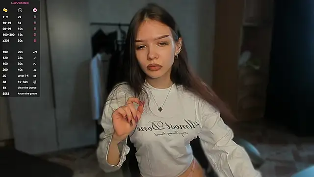 Snapshot of SweetyDeviliya chatting on June 20, 2026, 1:14 pm SweetyDeviliya online show from June 20, 2026, 1:14 pm