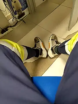 coppiapazza online show from December 7, 2024, 9:44 pm