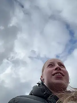 Hr Frk Olsen online show from March 26, 2026, 1:28 pm