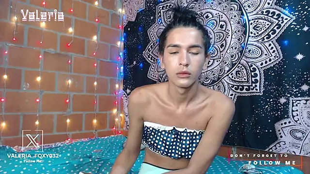 liissa 0 online show from October 24, 2025, 3:19 pm