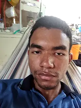 Reynold2608 online show from November 28, 2025, 8:00 pm