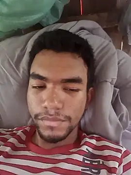 Snapshot of Reynold2608 chatting on December 19, 2025, 5:42 pm Reynold2608 online show from December 19, 2025, 5:42 pm