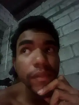 Snapshot of Reynold2608 chatting on January 11, 2026, 2:49 am Reynold2608 online show from January 11, 2026, 2:49 am