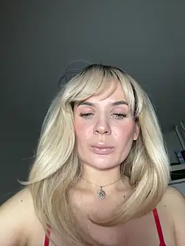 Snapshot of weet_dreamsss chatting on December 14, 2025, 3:39 pm weet dreamsss online show from December 14, 2025, 3:39 pm