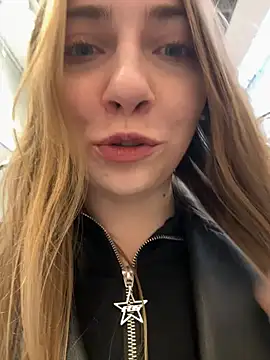 Sunny   Bunny online show from December 2, 2025, 10:09 am