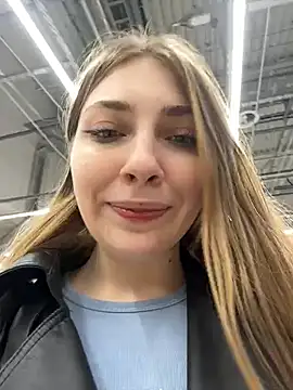 Sunny   Bunny online show from January 5, 2026, 5:27 pm