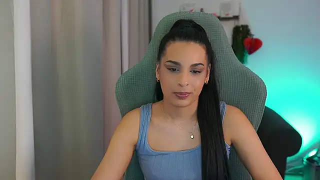 Snapshot of mila__denver chatting on February 16, 2025, 5:15 pm mila denver online show from February 16, 2025, 5:15 pm