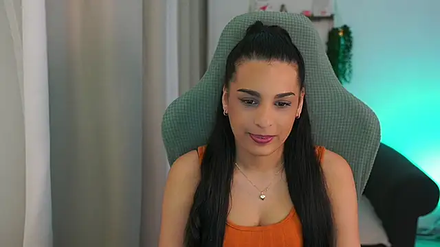 Snapshot of mila__denver chatting on March 4, 2025, 9:18 am mila denver online show from March 4, 2025, 9:18 am