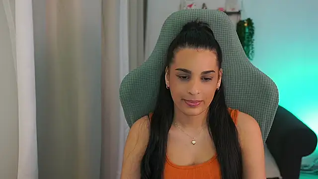 Snapshot of mila__denver chatting on March 4, 2025, 12:22 pm mila denver online show from March 4, 2025, 12:22 pm