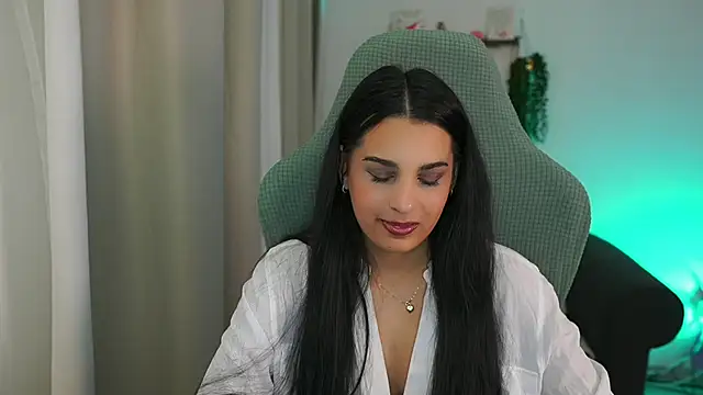 Snapshot of mila__denver chatting on March 9, 2025, 2:10 pm mila denver online show from March 9, 2025, 2:10 pm