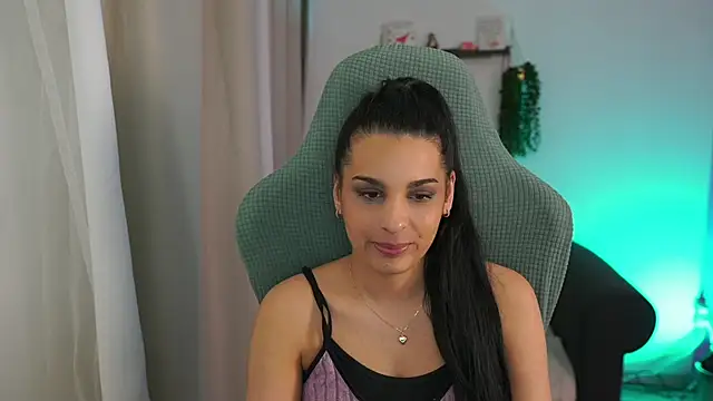 Snapshot of mila__denver chatting on March 21, 2025, 3:24 pm mila denver online show from March 21, 2025, 3:24 pm