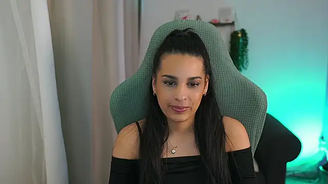 Snapshot of mila__denver chatting on March 22, 2025, 2:58 pm mila denver online show from March 22, 2025, 2:58 pm