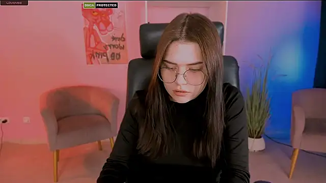 Snapshot of pure_radiance1 chatting on February 7, 2025, 9:37 am pure radiance1 online show from February 7, 2025, 9:37 am