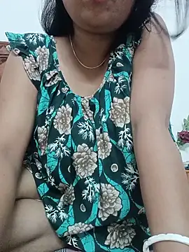 Snapshot of Priya_2222 chatting on June 6, 2026, 7:40 pm Priya 2222 online show from June 6, 2026, 7:40 pm
