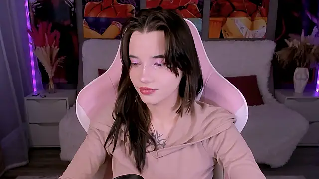 as1an girlfriend online show from February 4, 2026, 7:03 am