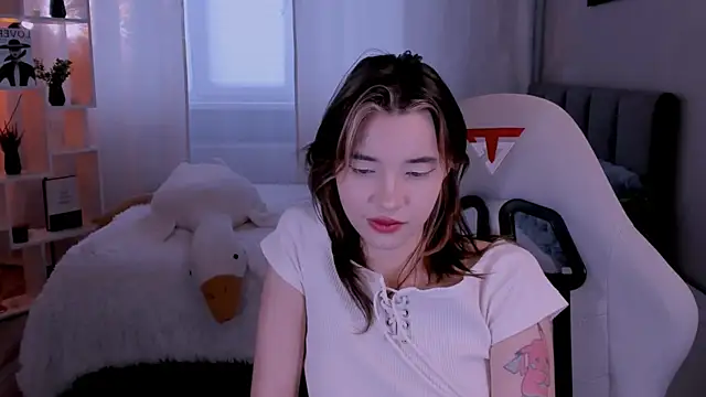 as1an girlfriend online show from June 12, 2026, 3:38 am