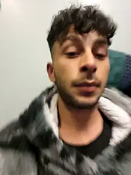 Iulianmarius12 online show from March 18, 2025, 9:53 pm