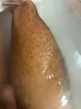 SensualG300 online show from November 5, 2025, 6:08 pm