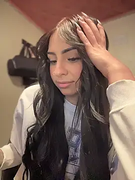 Hilary pinkk online show from November 14, 2025, 1:59 am