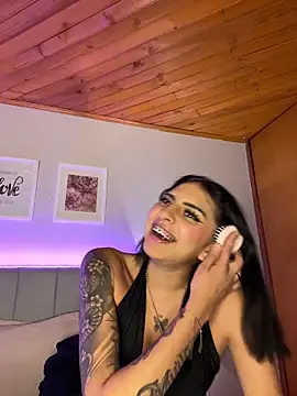 Snapshot of Hilary_pinkk chatting on May 6, 2026, 3:13 am Hilary pinkk online show from May 6, 2026, 3:13 am
