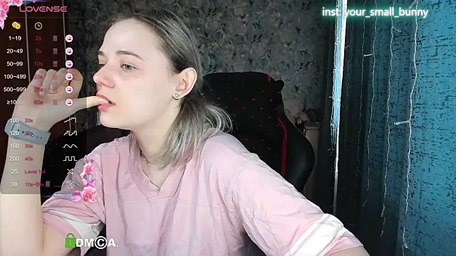 Your small bunny online show from September 12, 2025, 3:06 am