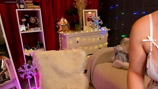 Ashley Rous online show from December 9, 2024, 1:51 am