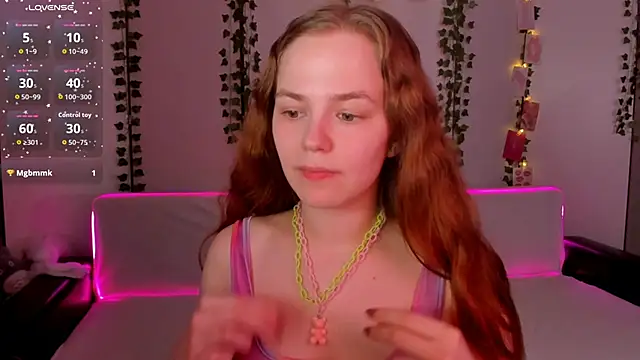Snapshot of Fox_Lisa chatting on April 24, 2026, 8:55 pm Fox Lisa online show from April 24, 2026, 8:55 pm