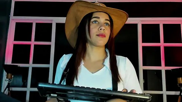 Snapshot of shaidyscott chatting on October 3, 2025, 3:03 am shaidyscott online show from October 3, 2025, 3:03 am