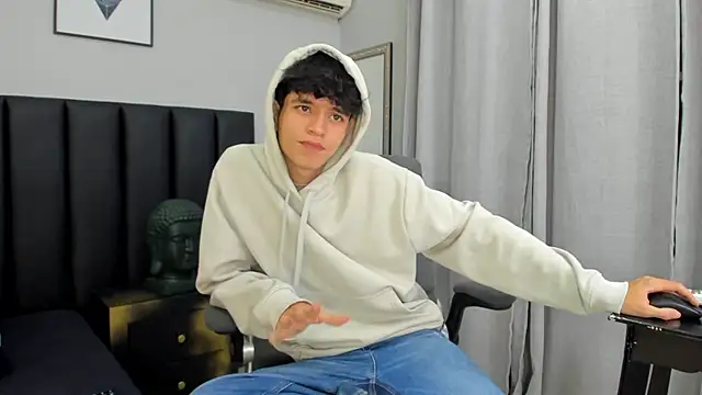 Snapshot of KLAUS_SUNRISE_XX chatting on February 22, 2025, 6:28 am KLAUS SUNRISE XX online show from February 22, 2025, 6:28 am