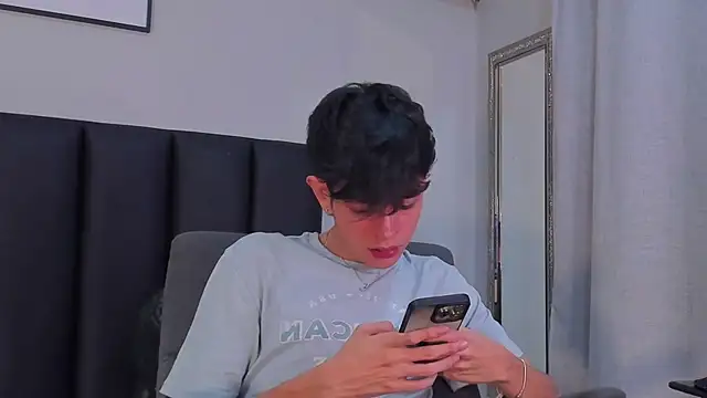 Snapshot of KLAUS_SUNRISE_XX chatting on September 27, 2025, 3:55 am KLAUS SUNRISE XX online show from September 27, 2025, 3:55 am