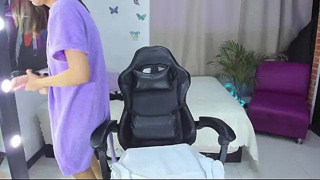 lunoxx  online show from November 29, 2025, 3:53 am