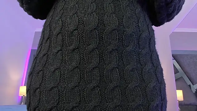 AmberiniHoffman online show from March 3, 2025, 11:44 am