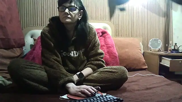 AlanaLaDream online show from February 9, 2026, 2:32 pm