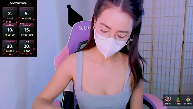 Snapshot of desiregirl69 chatting on February 5, 2025, 6:37 pm desiregirl69 online show from February 5, 2025, 6:37 pm