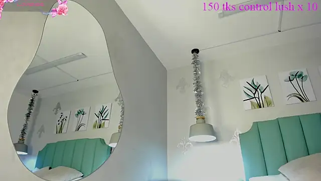 Khenta Michells online show from February 4, 2025, 12:55 pm