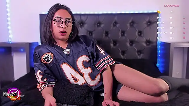 Skyler  blue4 online show from March 15, 2025, 2:46 am