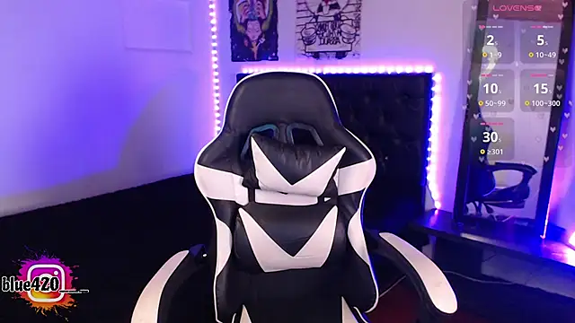 Skyler  blue4 online show from October 19, 2025, 8:53 pm