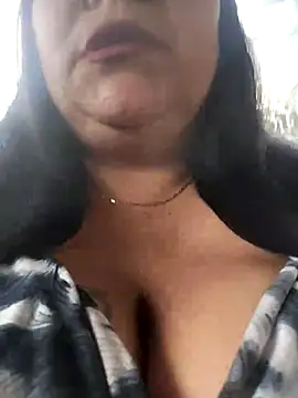 sara pineros online show from March 4, 2025, 3:48 pm