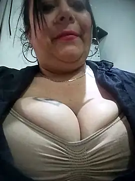 sara pineros online show from November 24, 2025, 9:25 pm